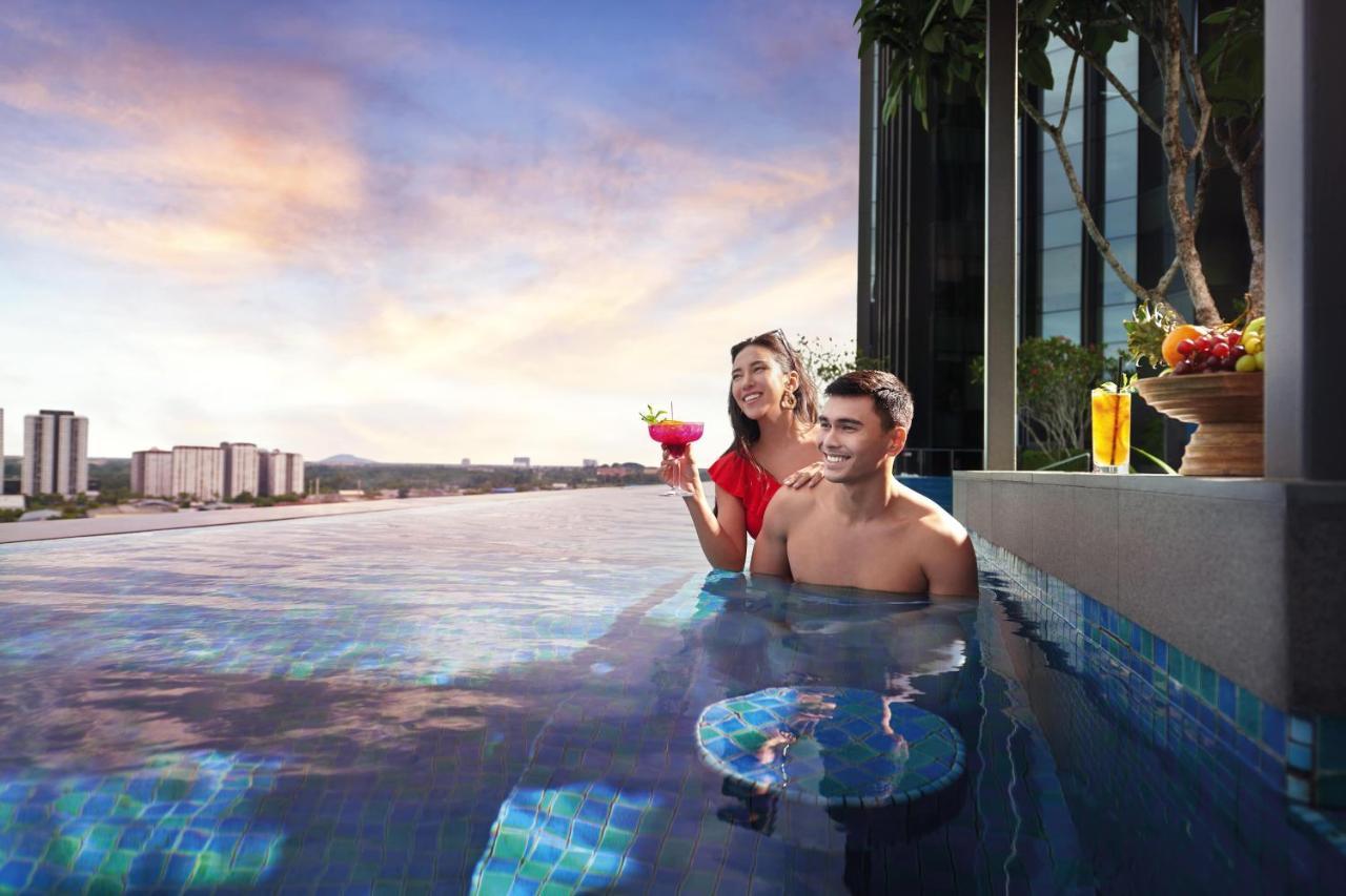 Doubletree By Hilton Shah Alam I-City المظهر الخارجي الصورة Infinity Pool
