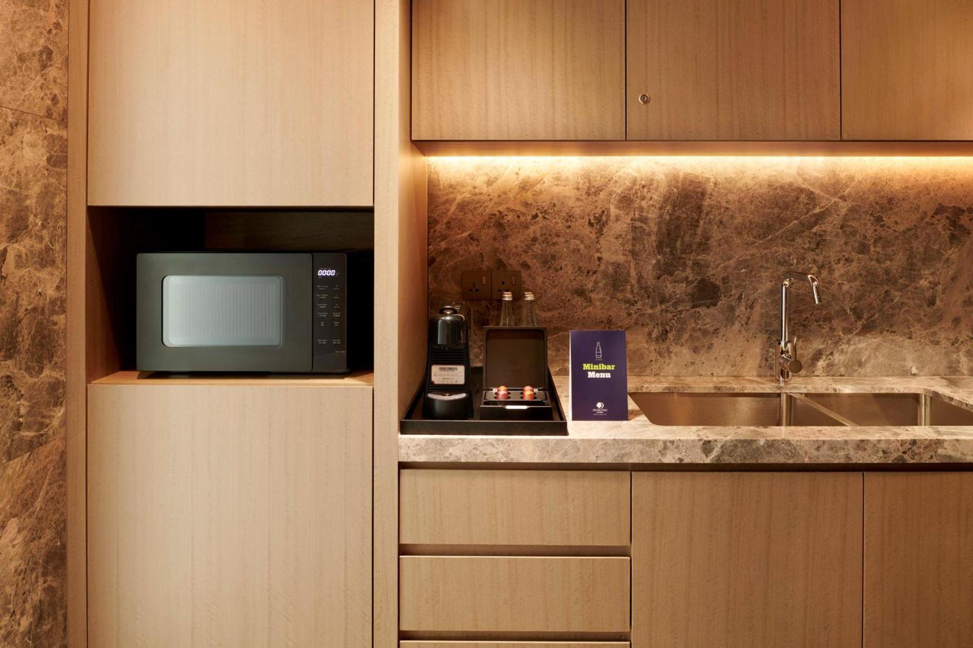 Doubletree By Hilton Shah Alam I-City المظهر الخارجي الصورة A microwave oven in a kitchen