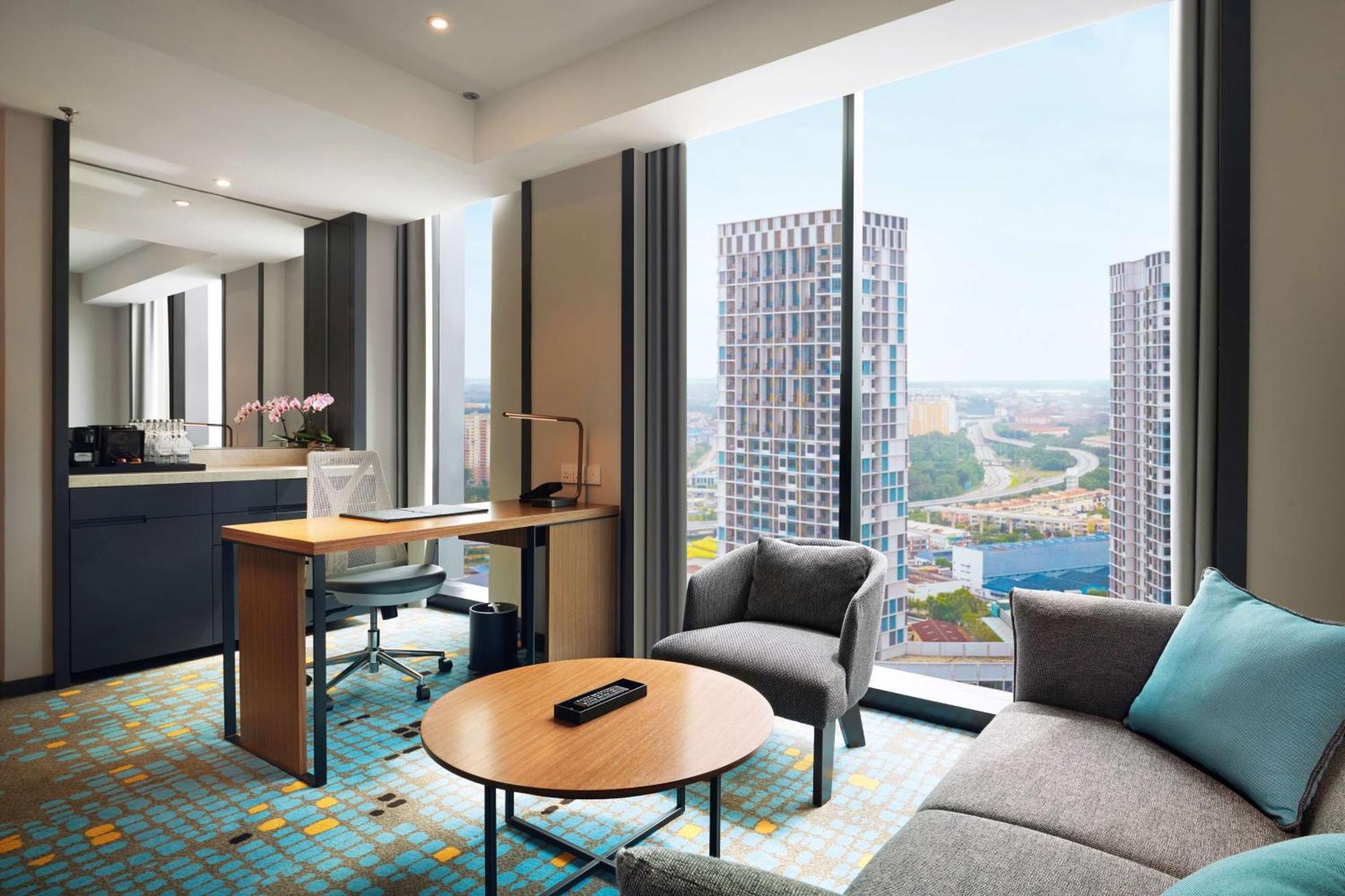 Doubletree By Hilton Shah Alam I-City المظهر الخارجي الصورة A suite at the hotel